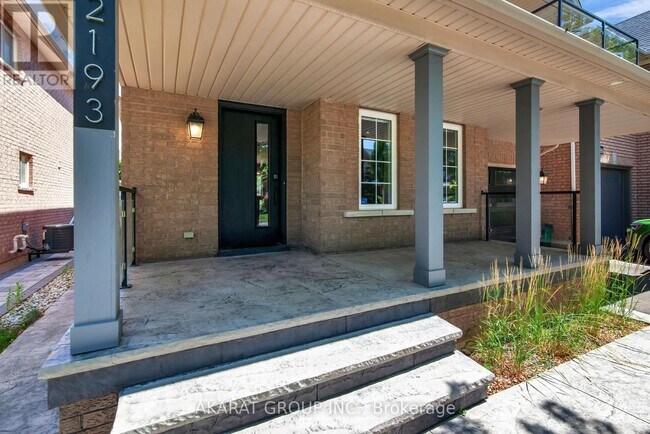 Photo du bâtiment - 2193 Crestmont Dr