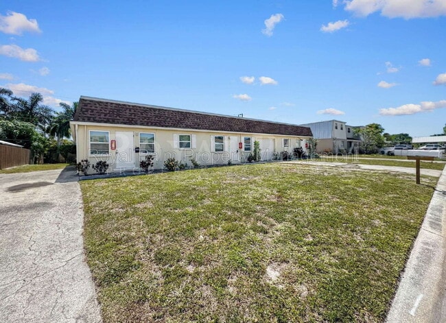 Building Photo - 6617 Warwick Cir