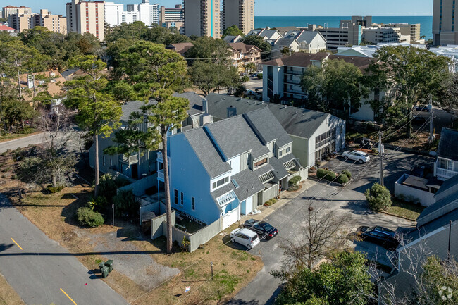 Aerial towards beach. - Windwood