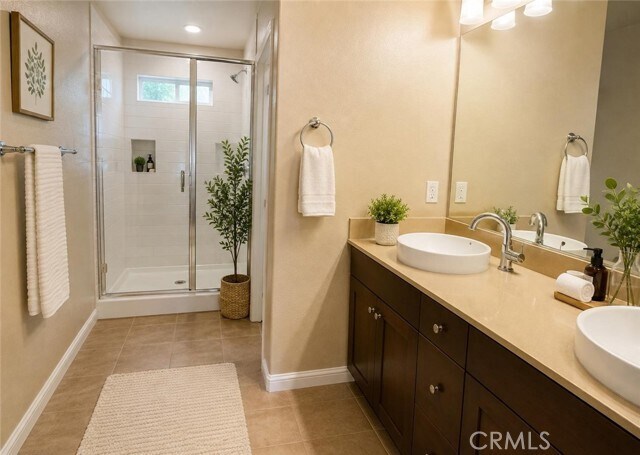 Foto del edificio - 323 N Edenfield Ave