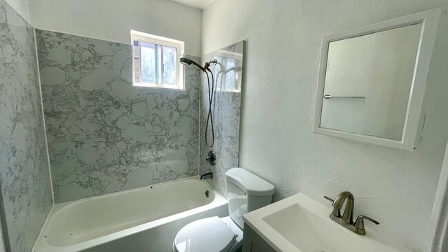 Foto del edificio - 2343-2343 Market St