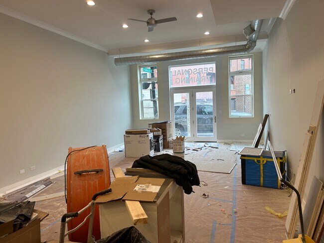 Building Photo - 4936 N Lincoln Ave