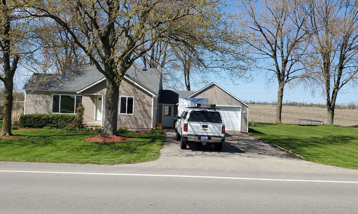 Foto principal - 6097 Adams St
