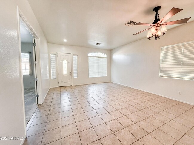 Foto del edificio - 33438 N 25th Ave