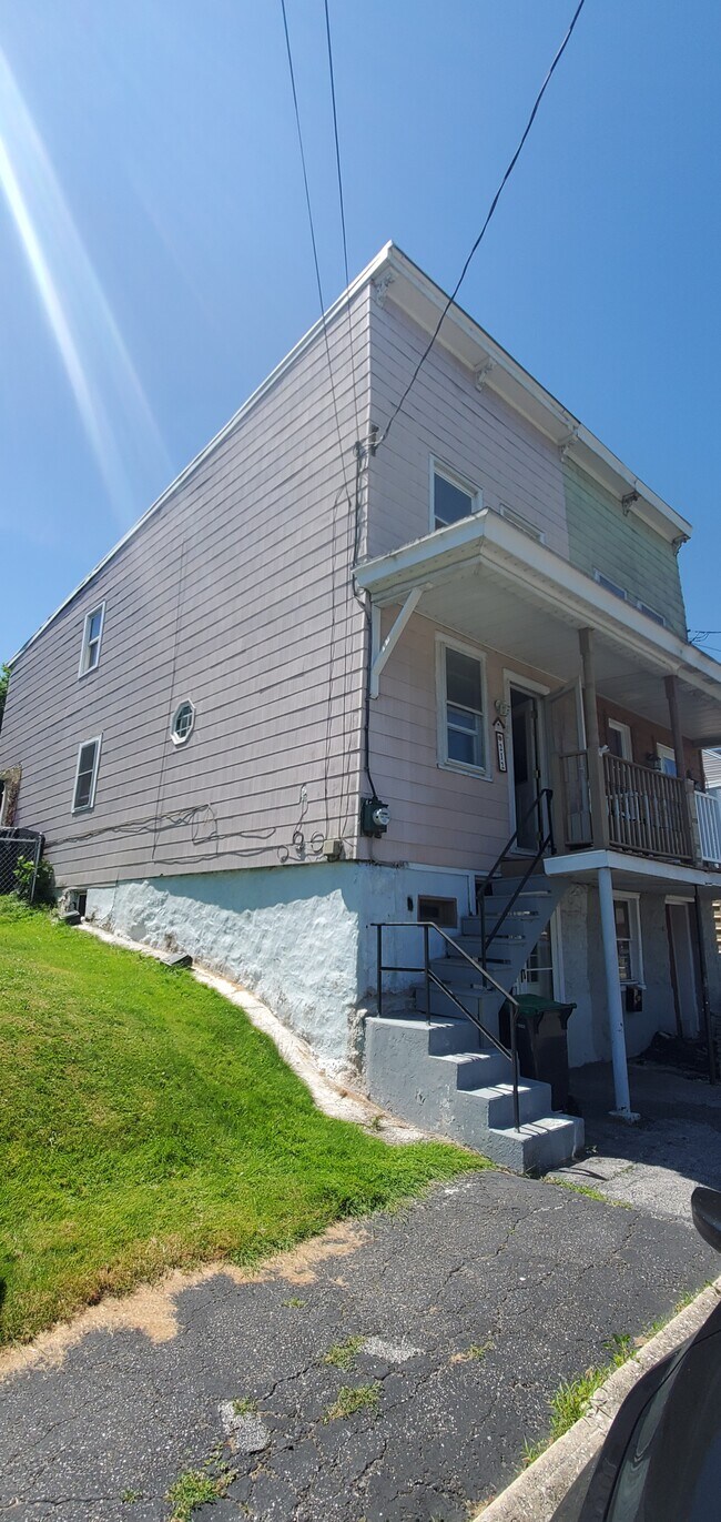 212 E Bacon St, Pottsville, PA 17901 House Rental in Pottsville, PA