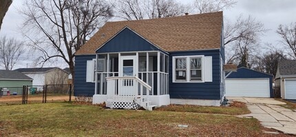 Building Photo - 532 Anna Ave