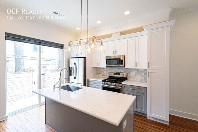Building Photo - Point Breeze Three Bed Home