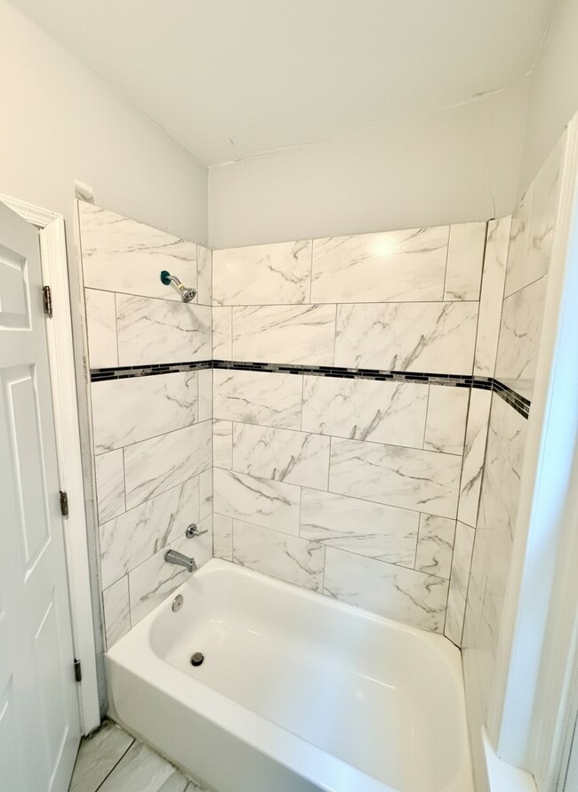 Building Photo - 6059 Kingsessing Ave