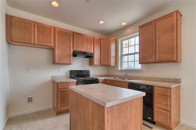 Foto del edificio - Coming Soon! Spacious 3 Bedroom, 2.5 Bath ...