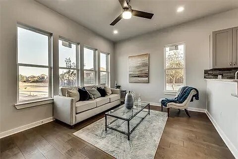 Building Photo - 5805 Rivendell Dr