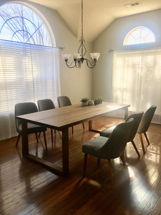 Foto del edificio - 5524 Glenview Ln