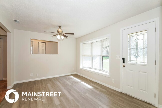 Foto del edificio - 239 Brittany Ave