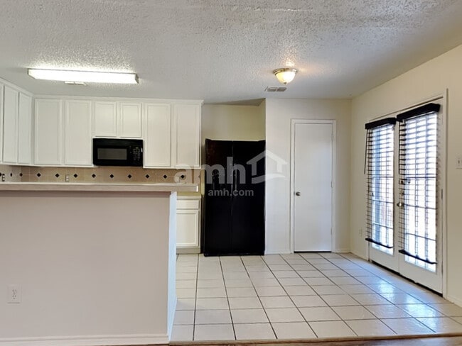 Building Photo - 7417 Marsland Ln