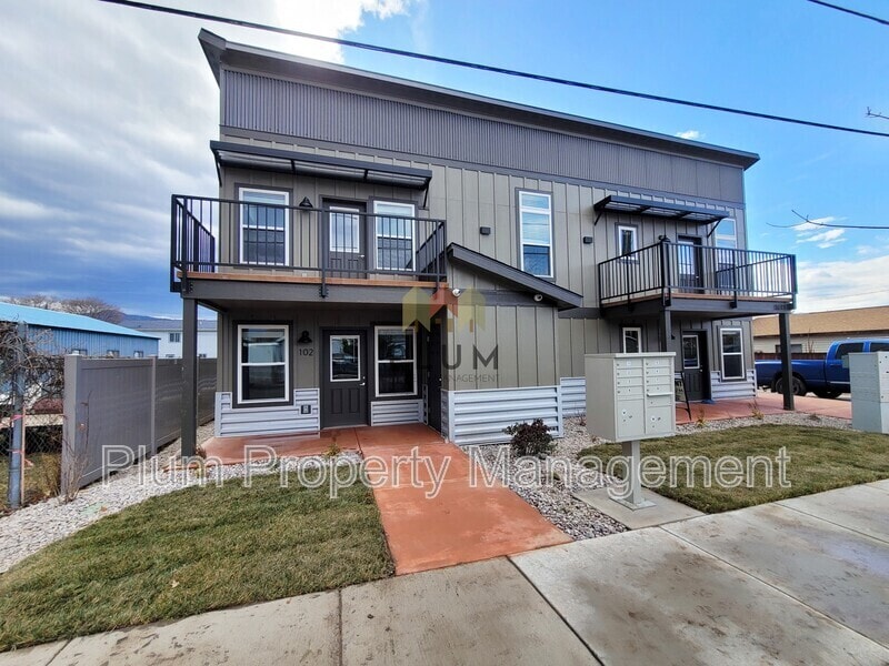 Primary Photo - 1611 Montana St
