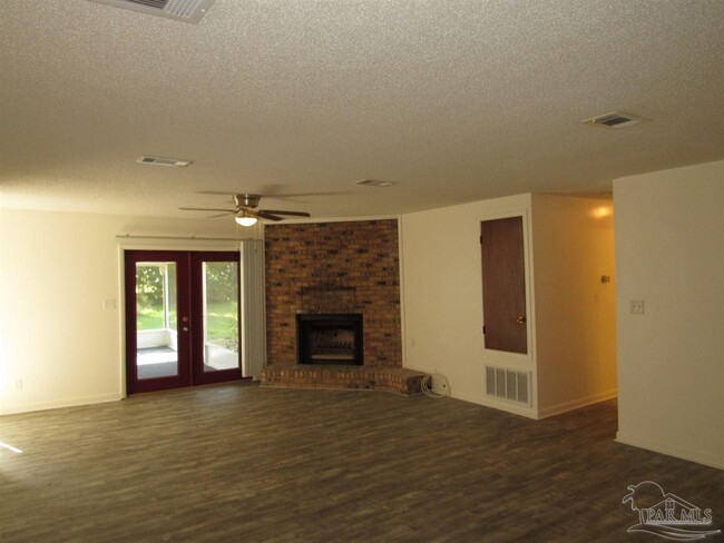 Building Photo - 7085 Kelvin Terrace