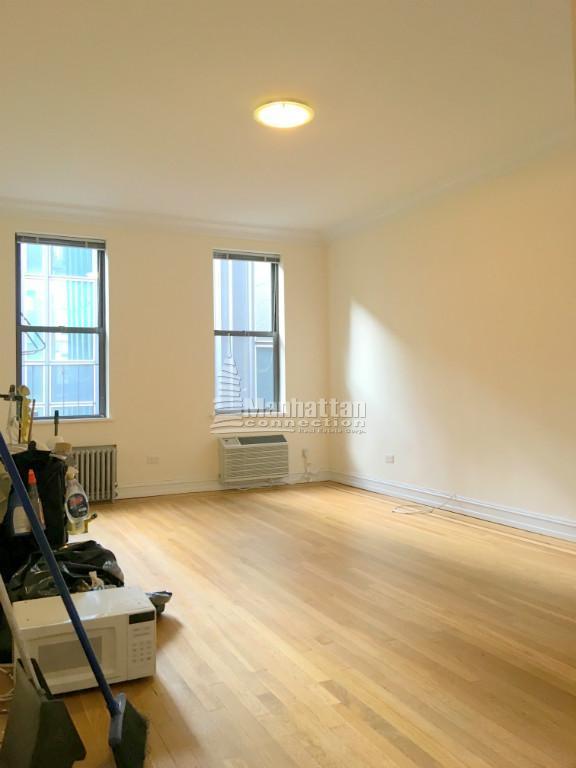 Primary Photo - 222 E 51st St