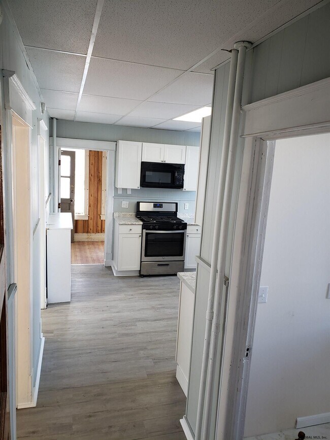 1845 6TH Av, Watervliet, NY 12189 Room for Rent in Watervliet, NY