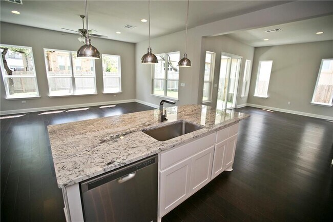 Building Photo - 6709 Vitruvius Dr