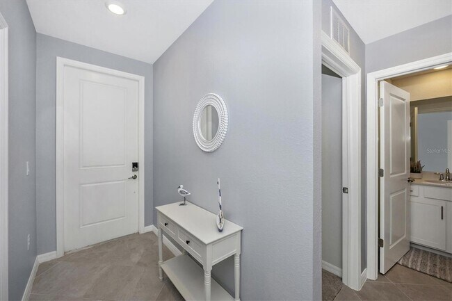 Building Photo - 12240 Wellen Golf St