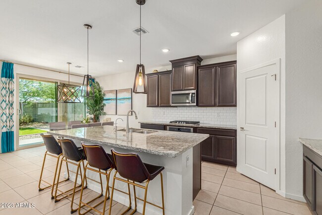 Foto del edificio - 12425 W Glenn Ct