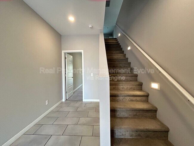 Foto del edificio - 2244 W Laurie Ln