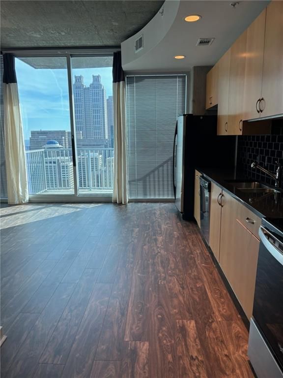 Foto del edificio - 400 W Peachtree St NW