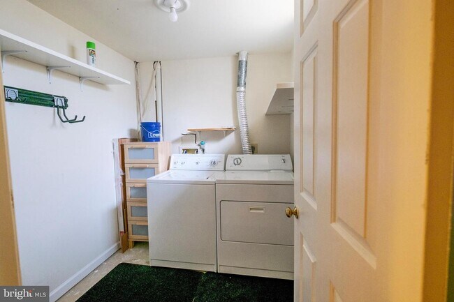 Foto del edificio - 6346 Chimney Wood Ct