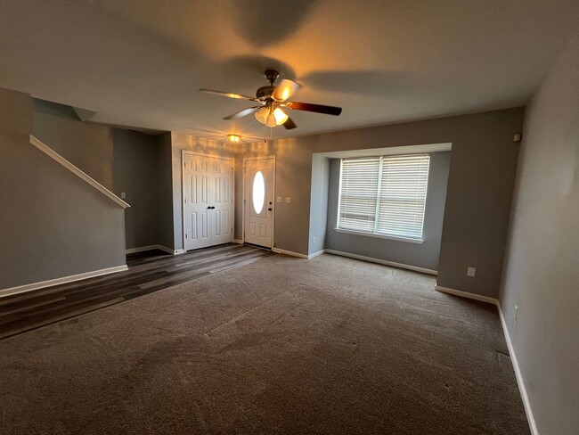 Foto del edificio - 3 Story Townhome in Matthews