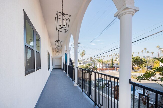Foto del edificio - The Coastal Apartments