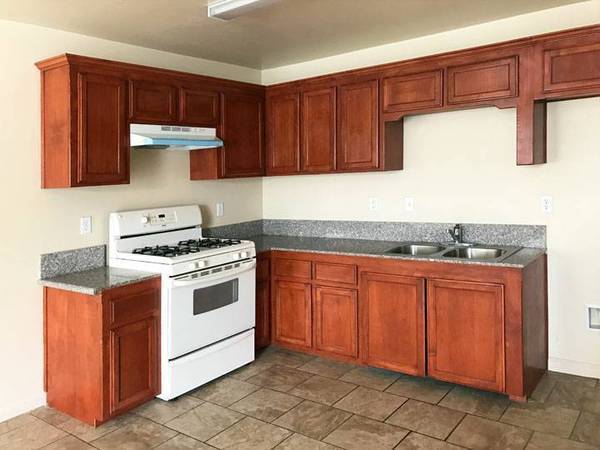 Primary Photo - 117 N St