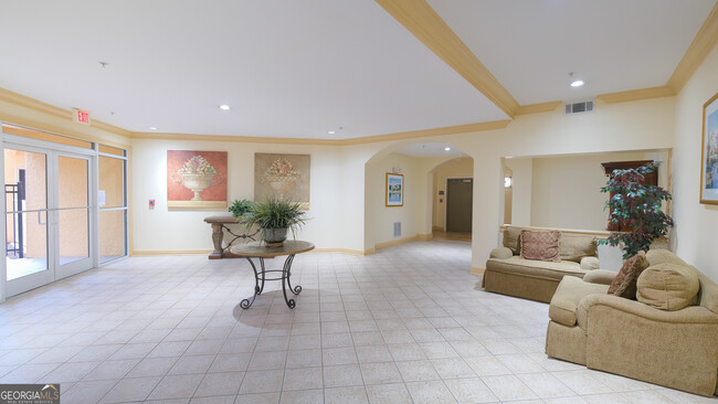 Foto del edificio - 10 Perimeter Summit Blvd
