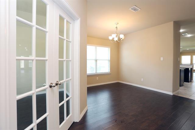 Building Photo - 708 Silver Moon Dr