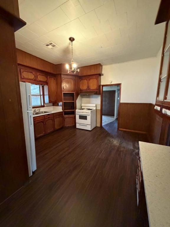 Foto del edificio - 803 E 3rd St