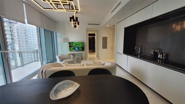 Building Photo - 300 Biscayne Blvd Way