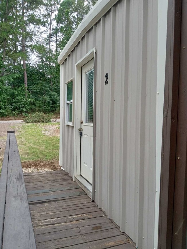 Foto del edificio - Cozy 1-Bed Escape in Longview - Perfect for Minimalist Living!