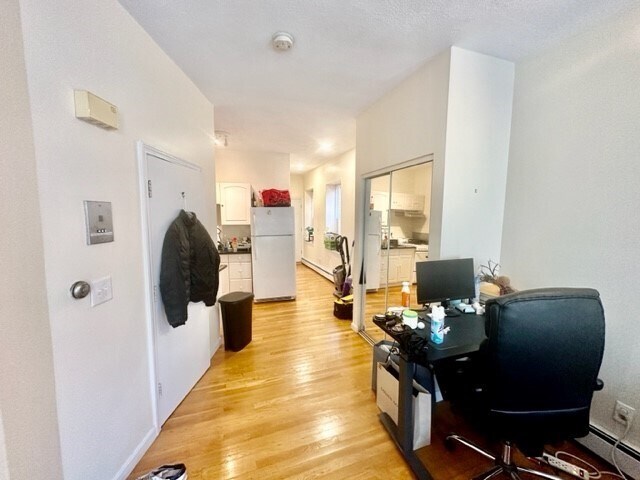 Foto del edificio - 392 Commercial St