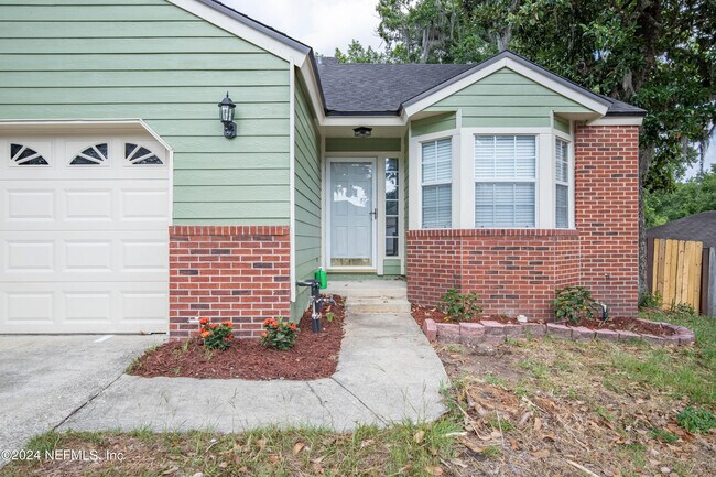 Building Photo - 3390 Millcrest Pl
