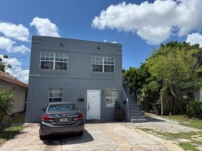 Building Photo - 632 42nd St