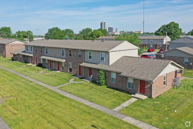 Building Photo - River Pointe Townhomes