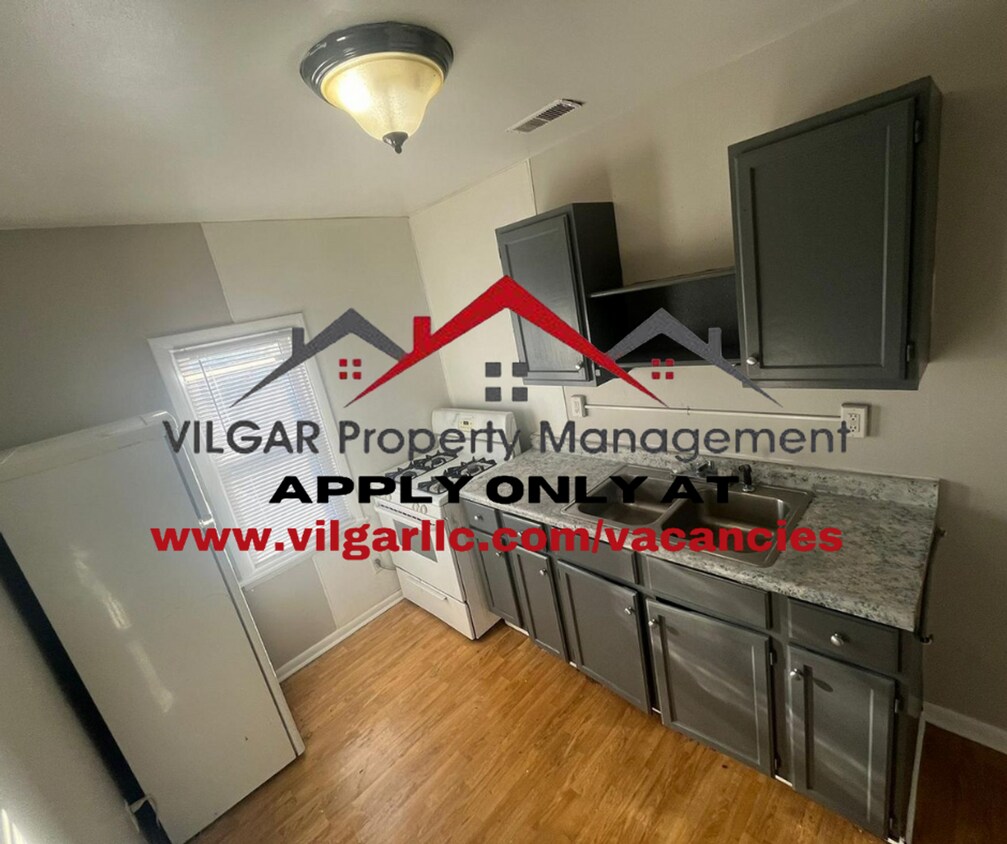 6838 Waveland Ave Unit Apt 2, Hammond, IN 46323 Room for Rent in