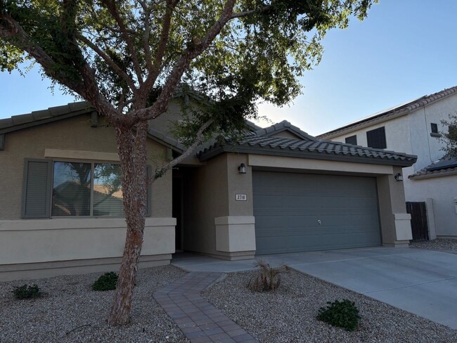 Building Photo - Beautiful 4-bed SFH in Tolleson