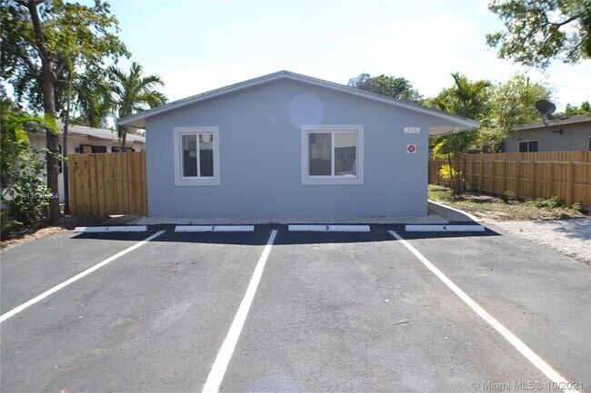 Foto del edificio - 718 SE 13th St