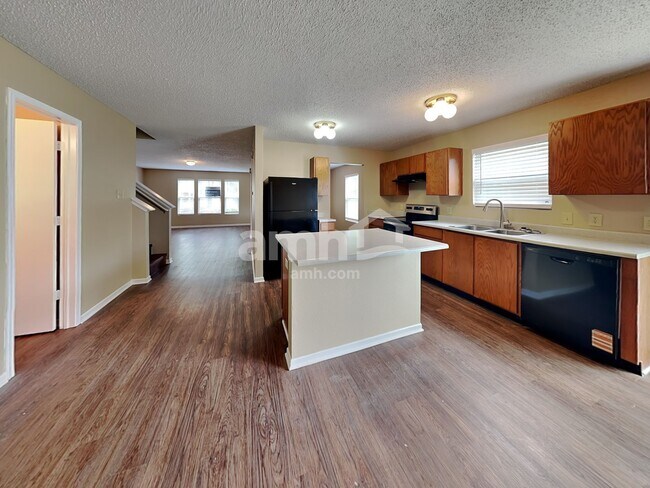Foto del edificio - 14438 Banister Dr