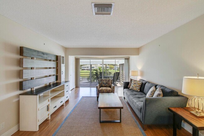 Foto del edificio - 2730 SW 13th St