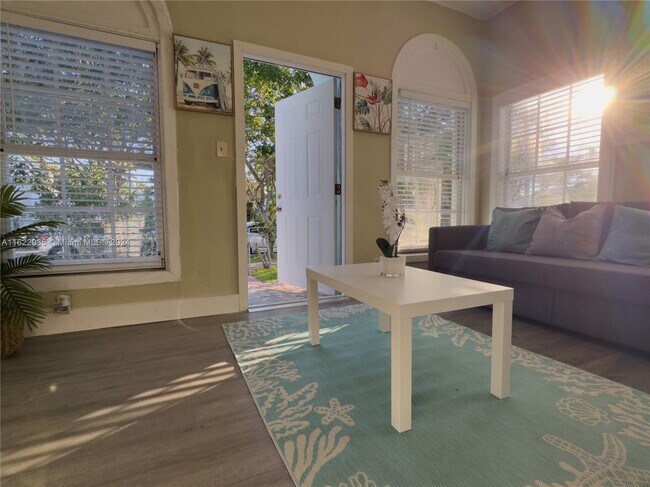 Foto del edificio - 1845 SW 11th St