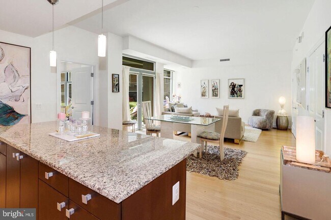 Foto del edificio - 2425 L St NW