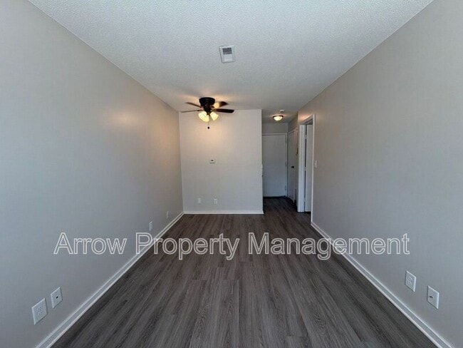 Building Photo - 1111 E St