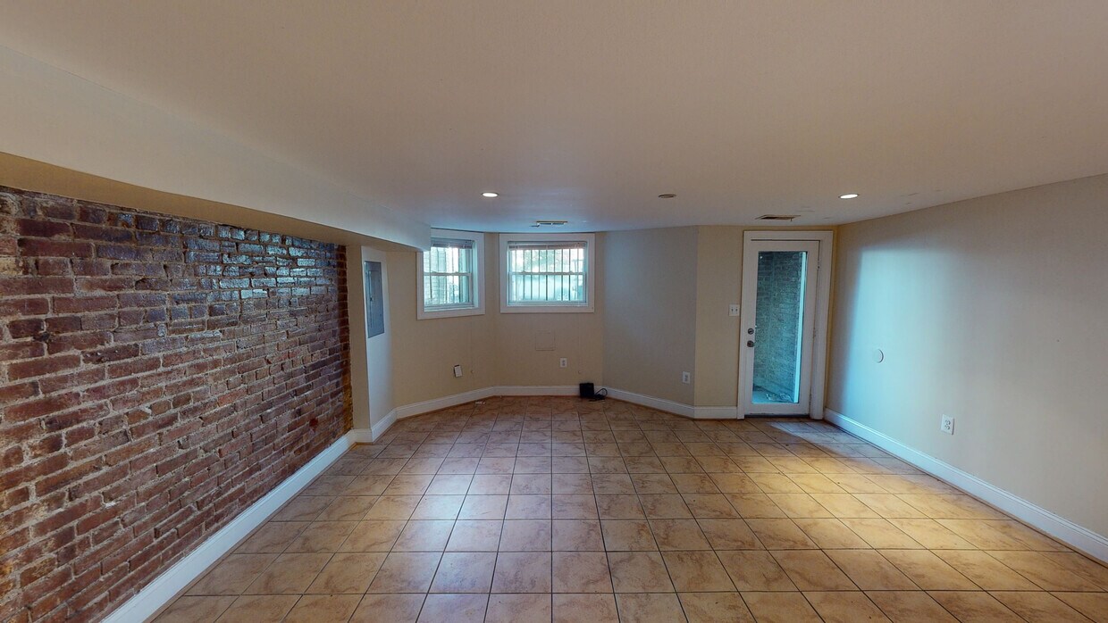 Primary Photo - 3642 11th St NW