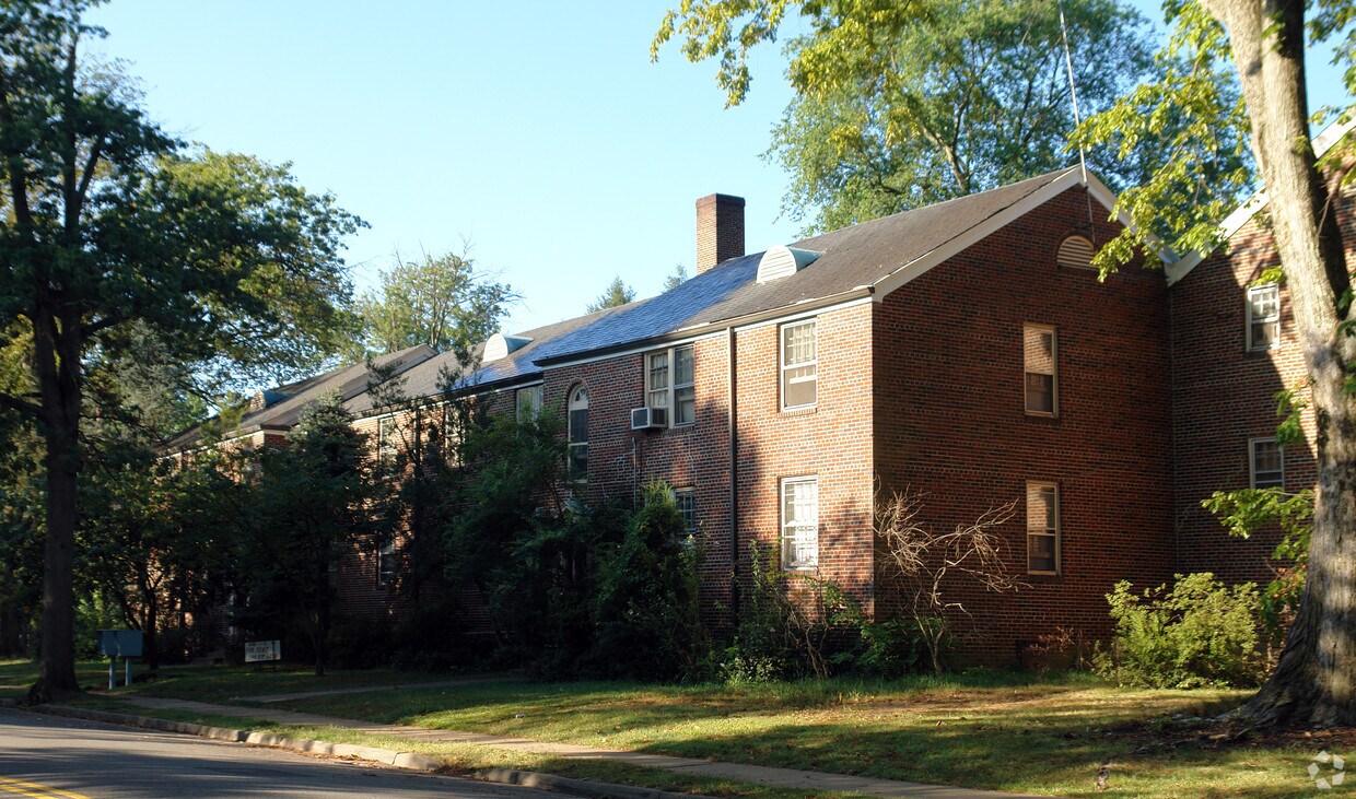 Primary Photo - 1320-1324 Kenmore Ave