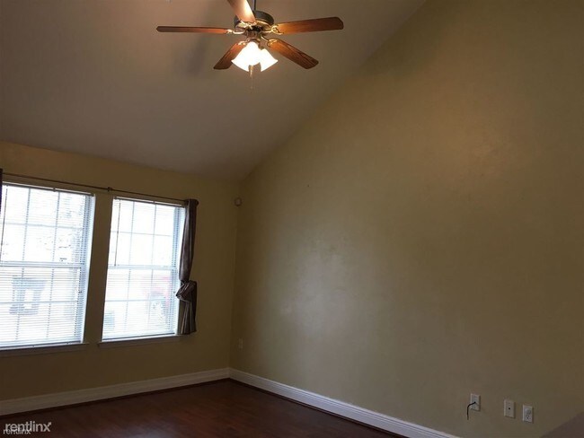 Building Photo - 3 br, 3 bath  - Wood Briar